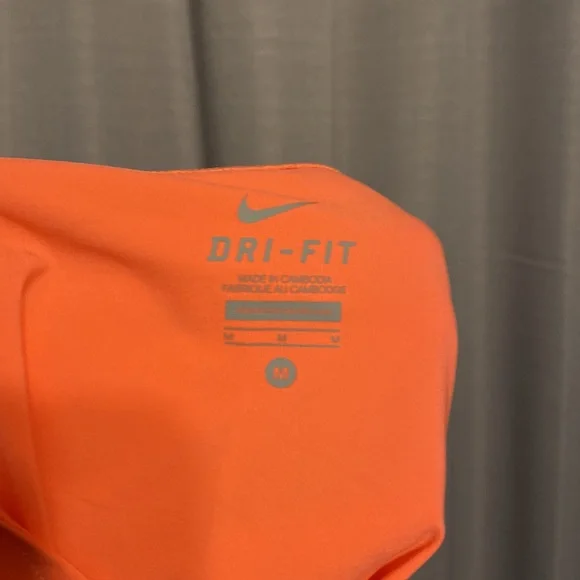 Nike Dry Fit Tank - Picture 3 of 3